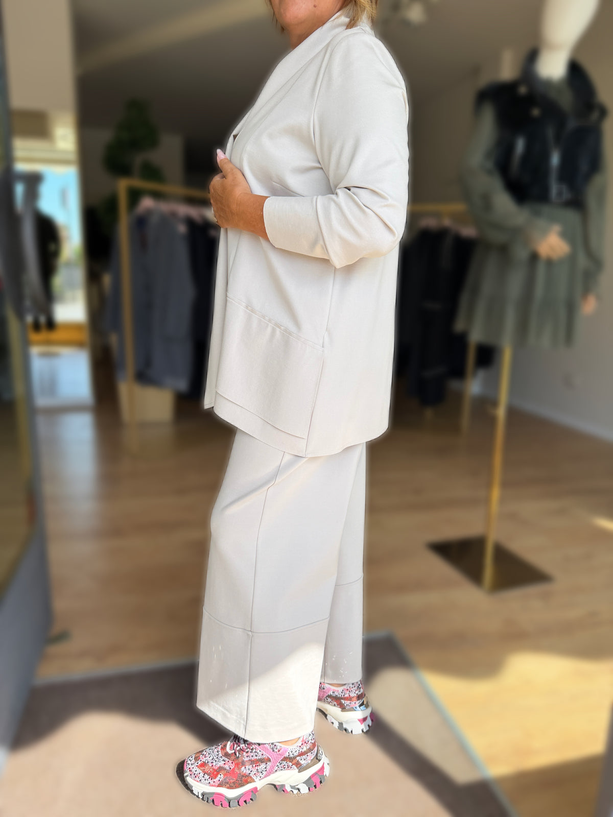 COMPLETO CON GIACCA E PANTALONE