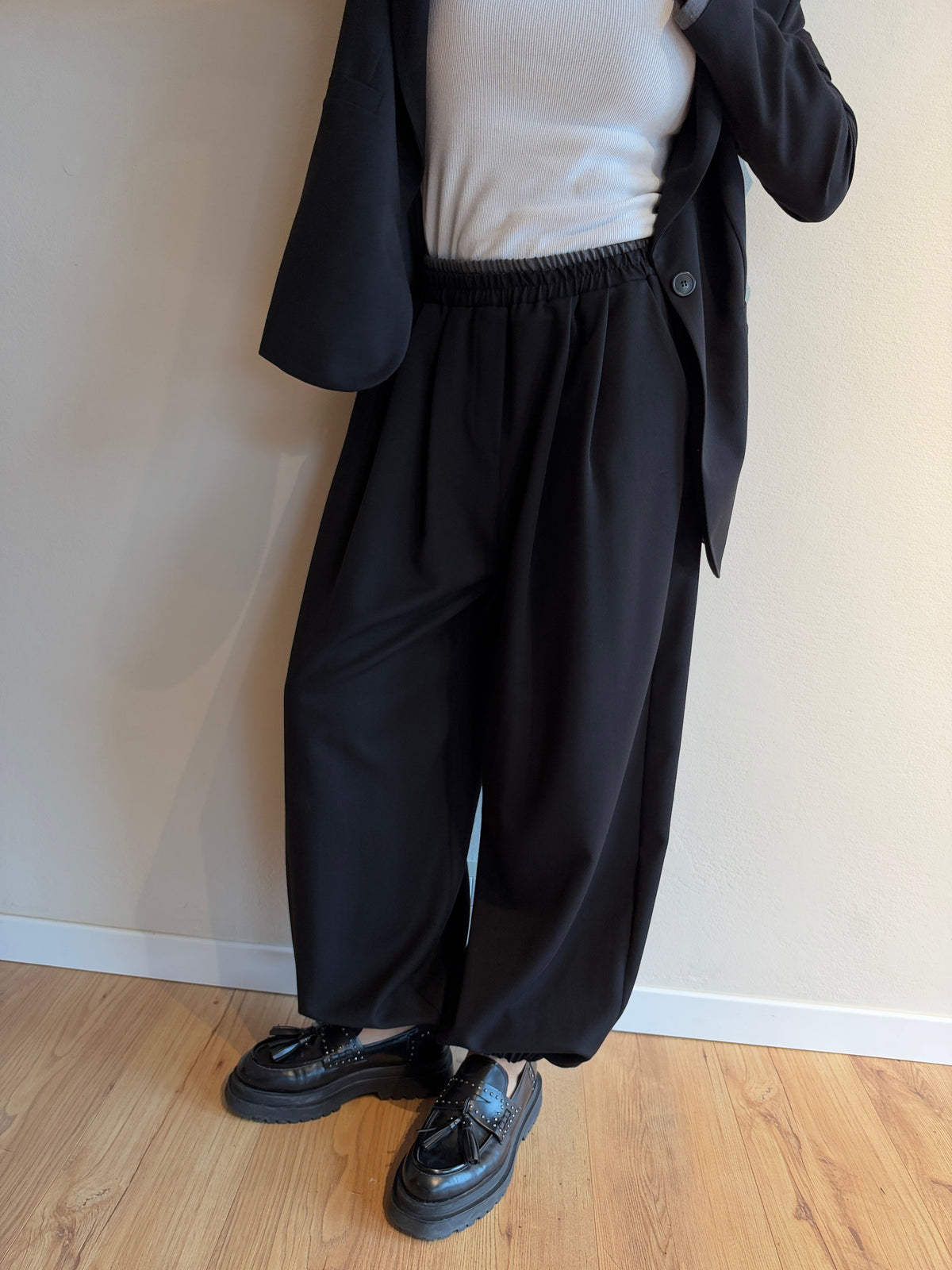 COMPLETO CASUAL NERO