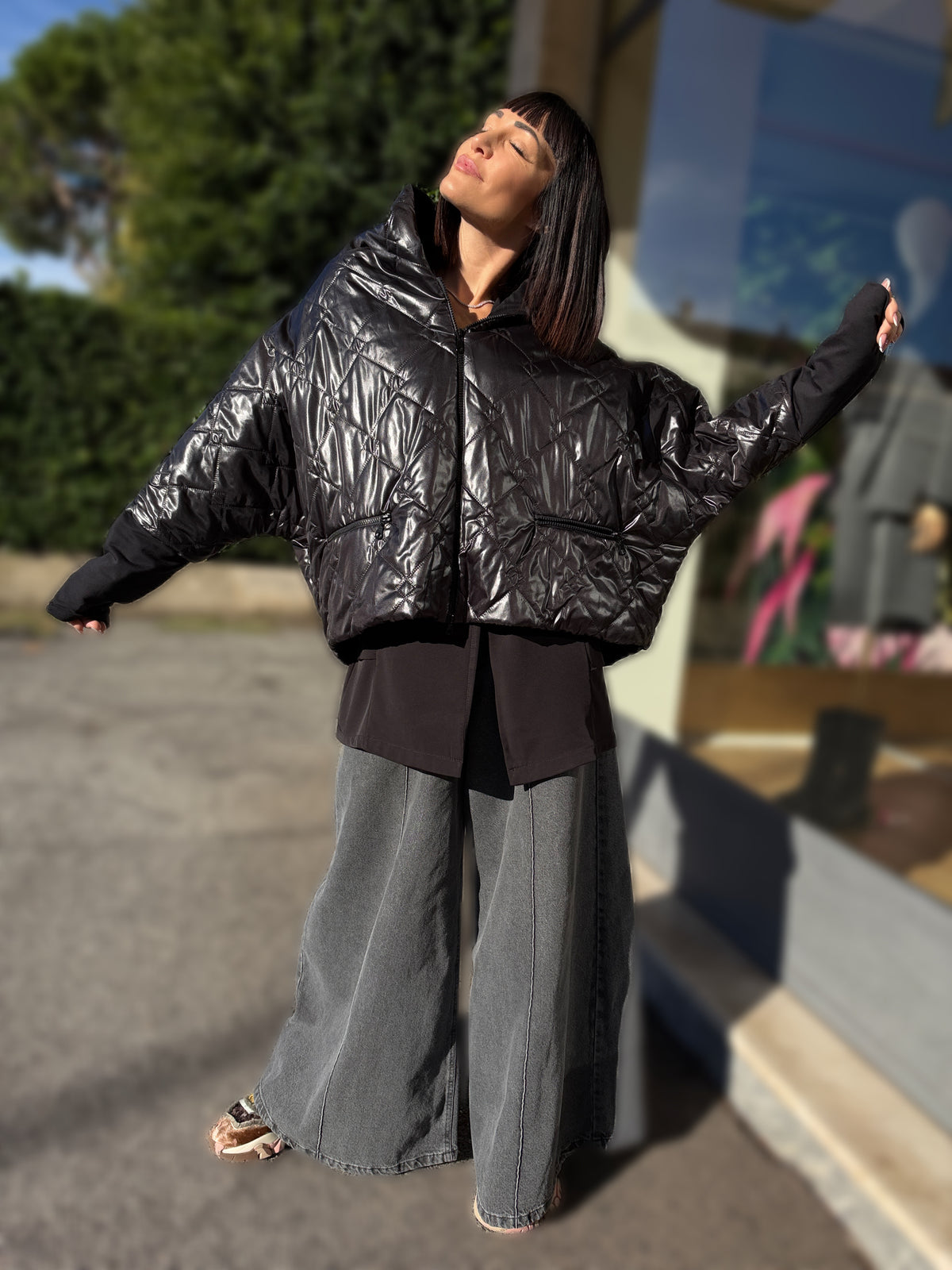 BOMBER OVERSIZE TRAPUNTATO LUCIDO CON MANICHE A CONTRASTO