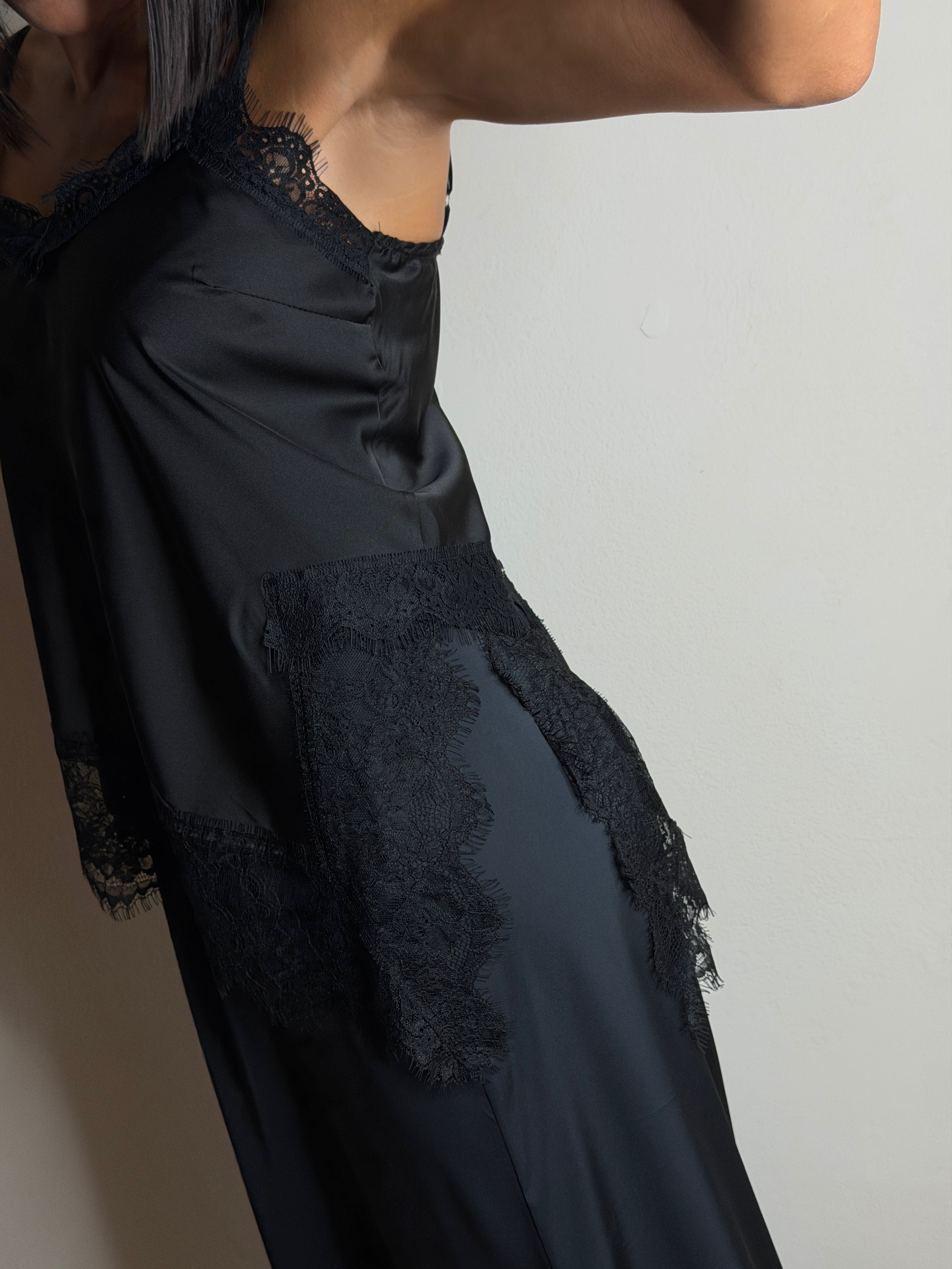 TOP IN RASO CON PIZZO