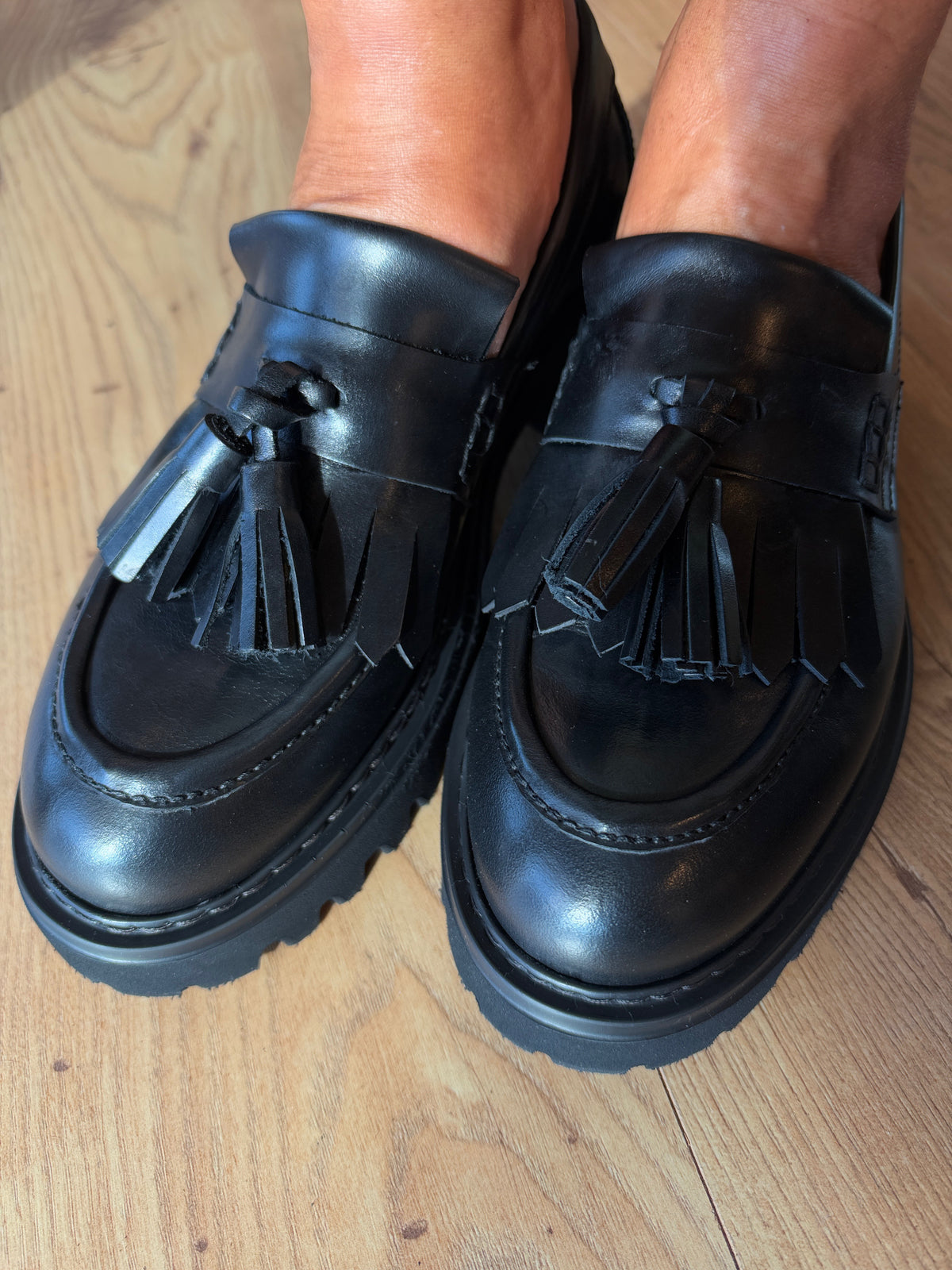 MOCASSINO IN PELLE CON FRANGE E NAPPE