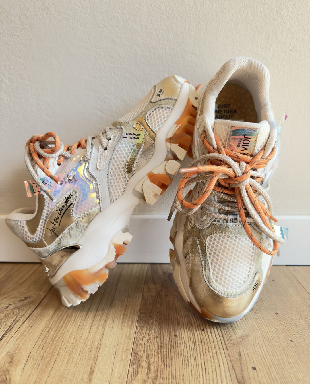 SNEAKERS ORANGE GOLD