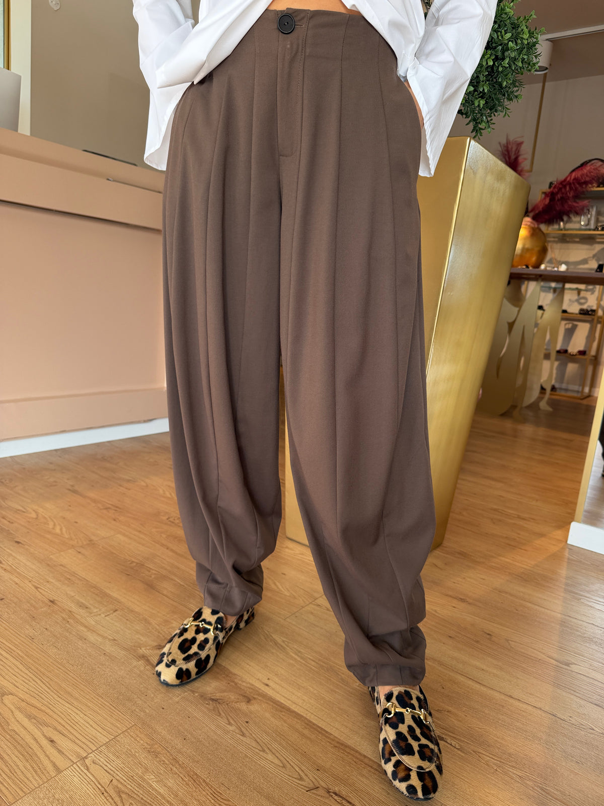 PANTALONE CARROT FIT CON PINCES
