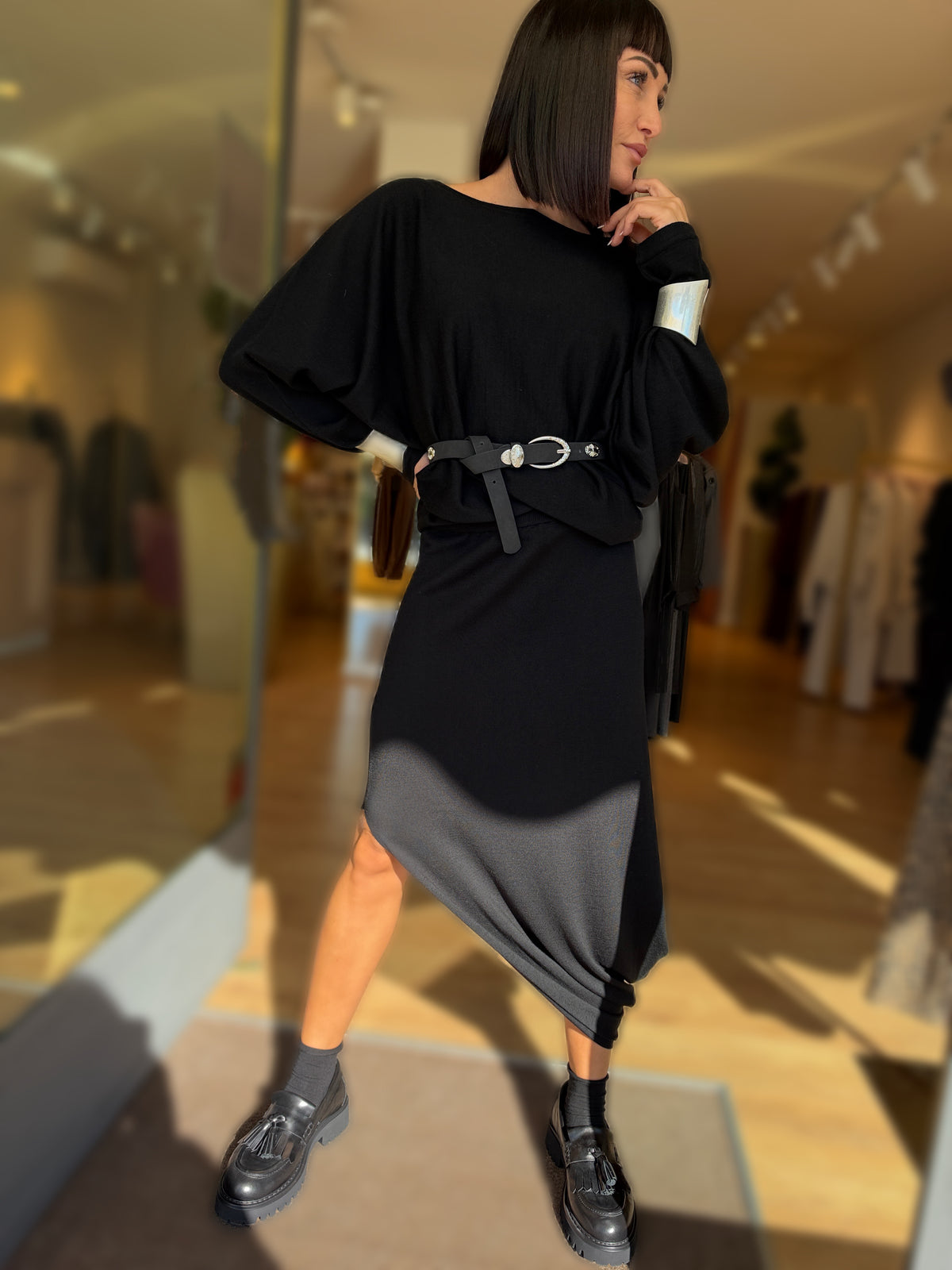 COMPLETO IN MAGLIA CON GONNA ASIMMETRICA