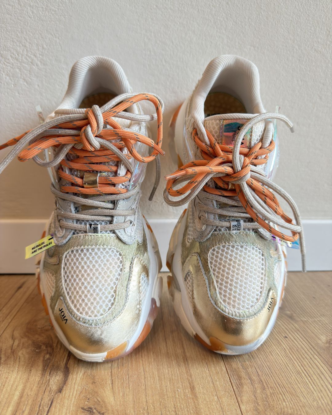 SNEAKERS ORANGE GOLD