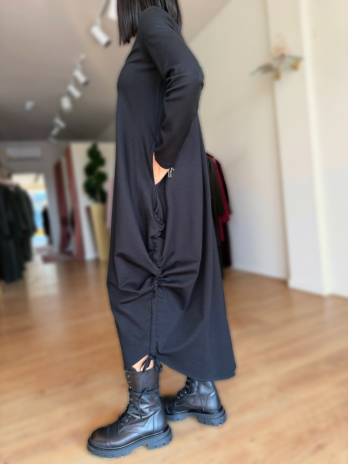 ABITO LUNGO CON INSERTI IN TULLE