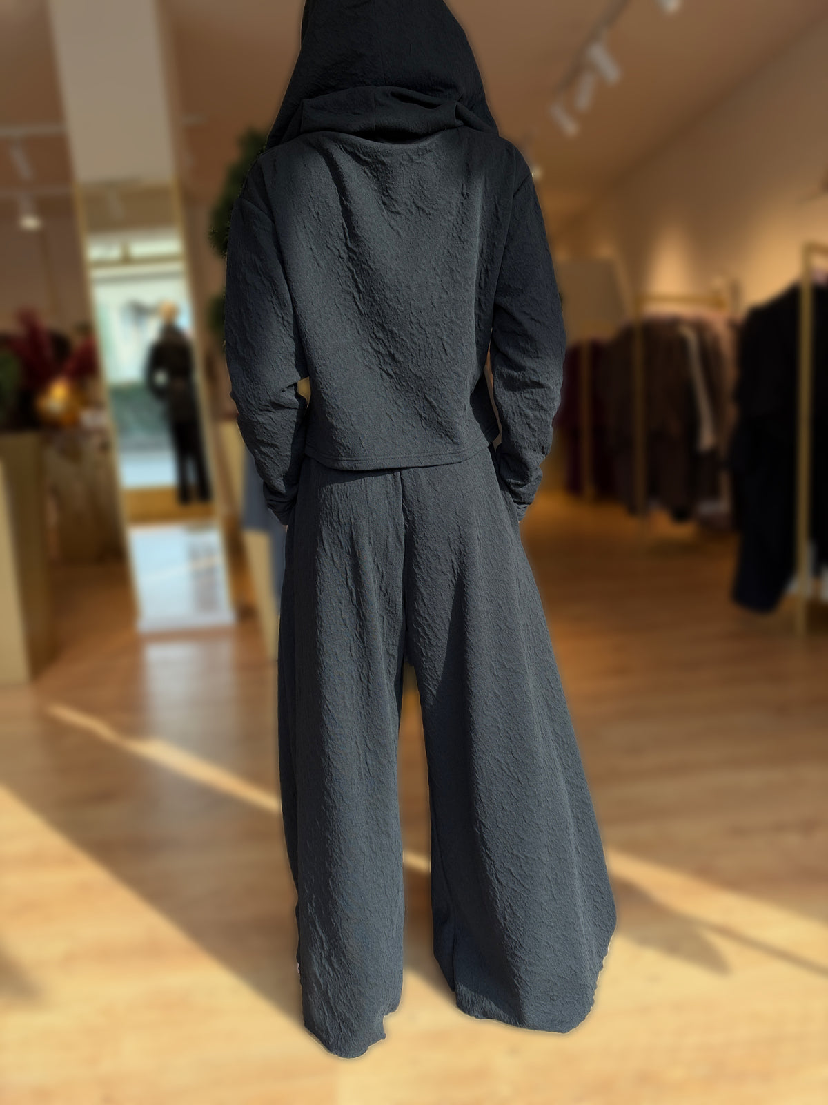 COMPLETO CON SCOLLO MORBIDO