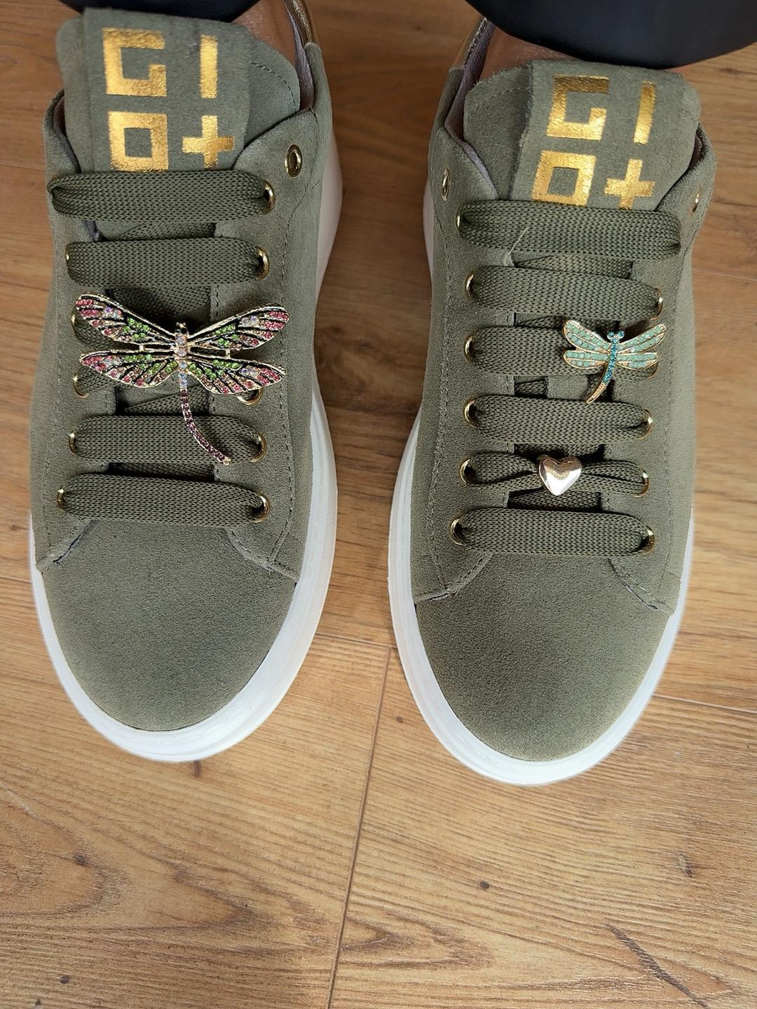 Sneakers in pelle verde salvia