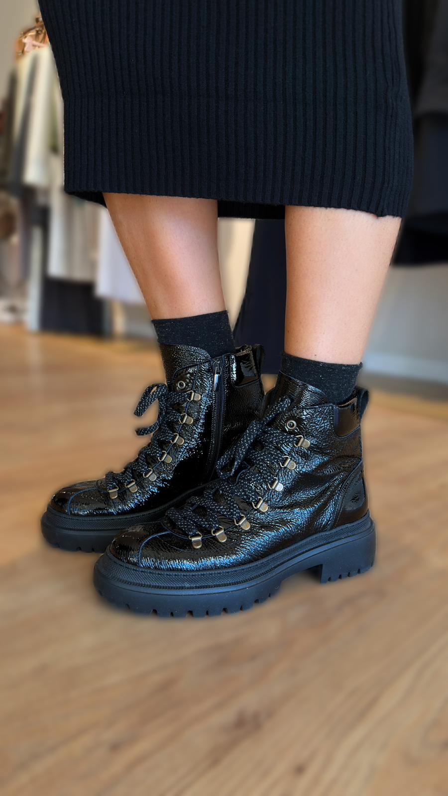 ANFIBIO IN PELLE LUCIDA