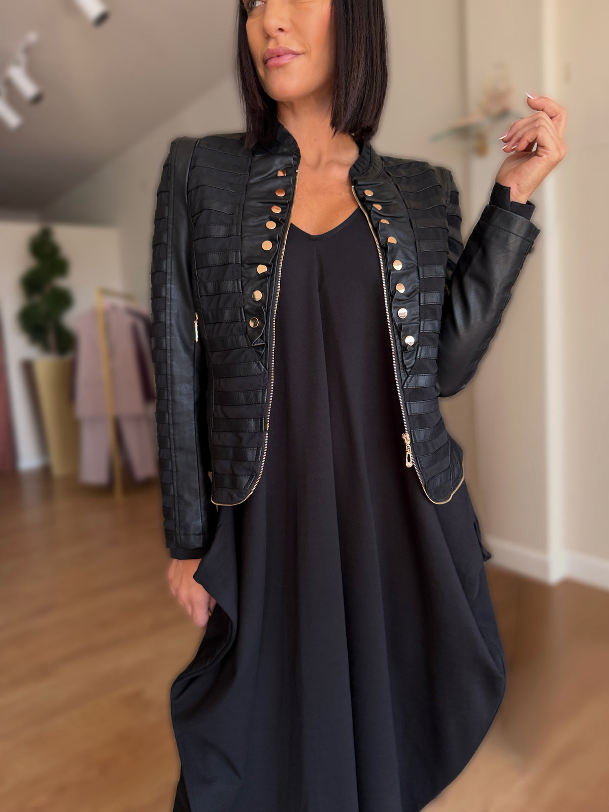 GIACCA IN SIMILPELLE CON INSERTI IN TULLE
