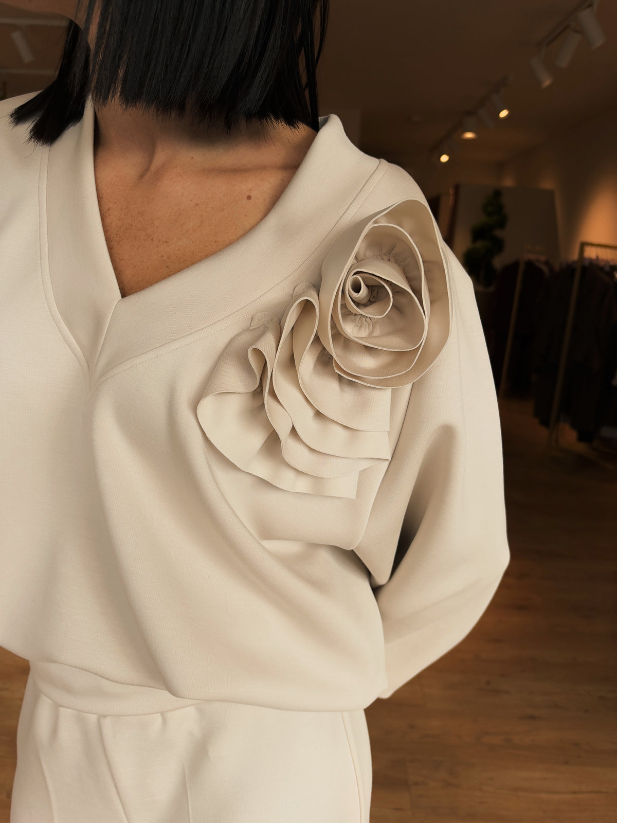 COMPLETO CON MAXI FIORE 3D