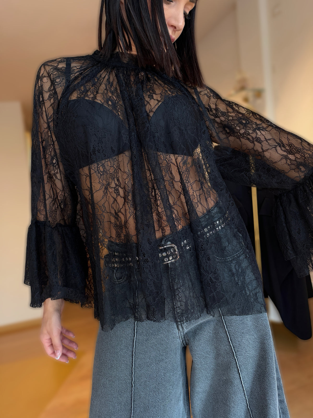 BLUSA IN PIZZO NERO