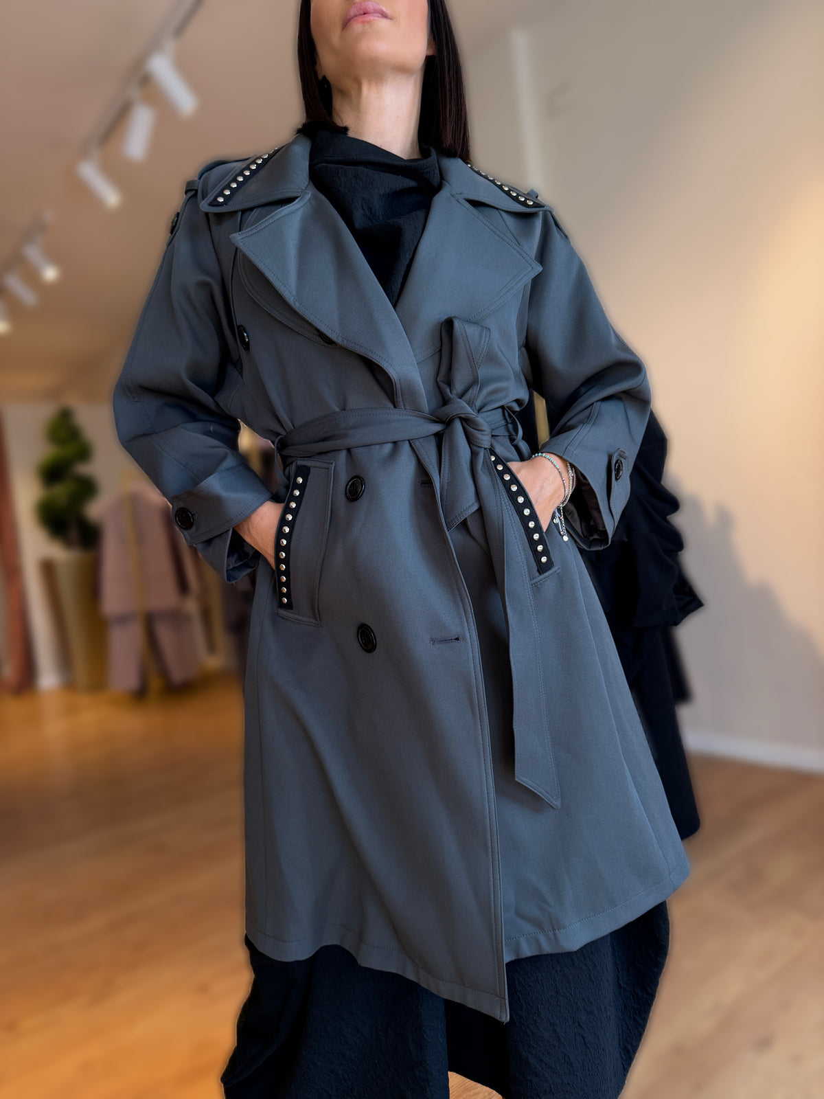 TRENCH CON BORCHIE