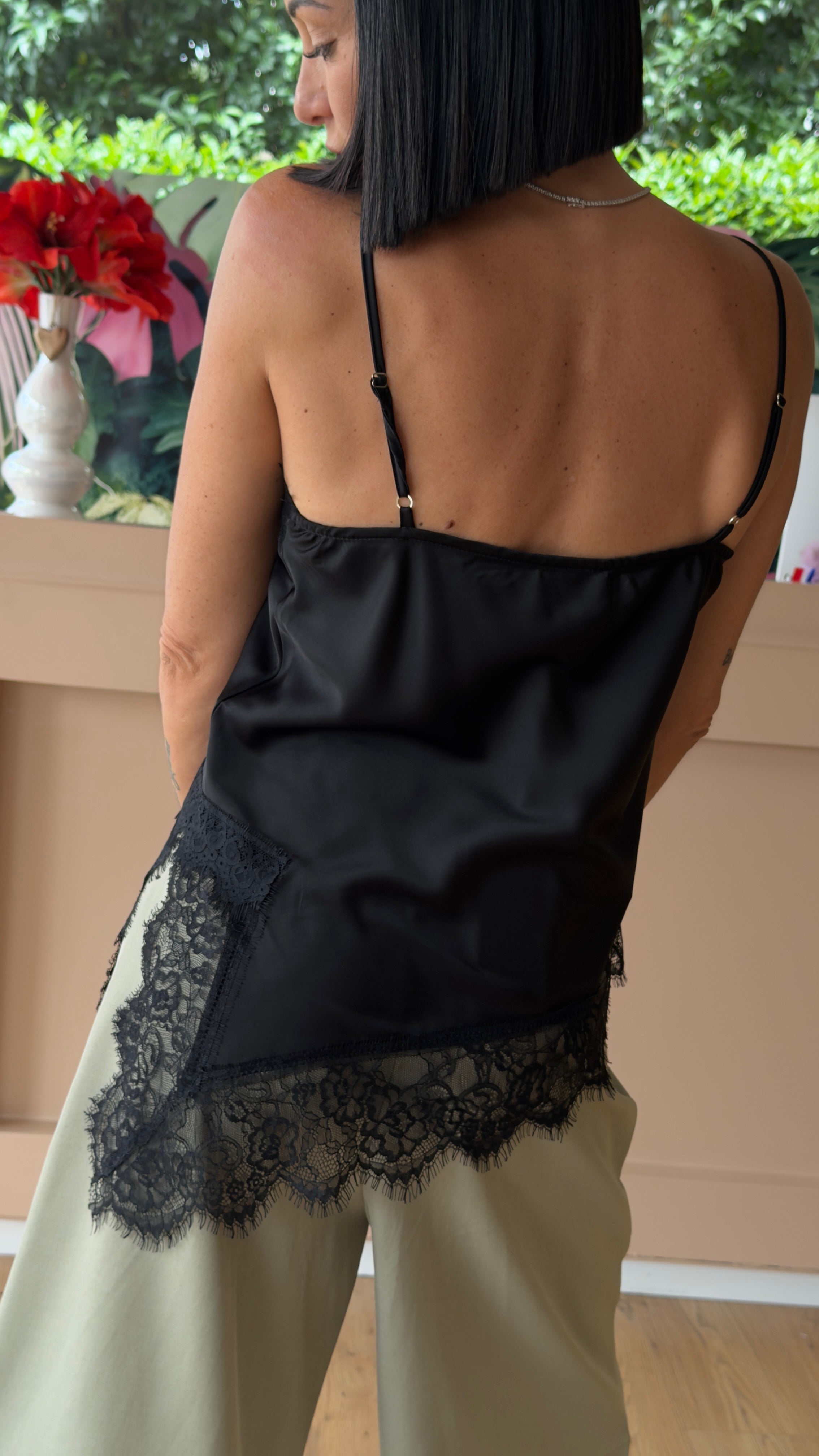 TOP SATINATO CON PIZZO