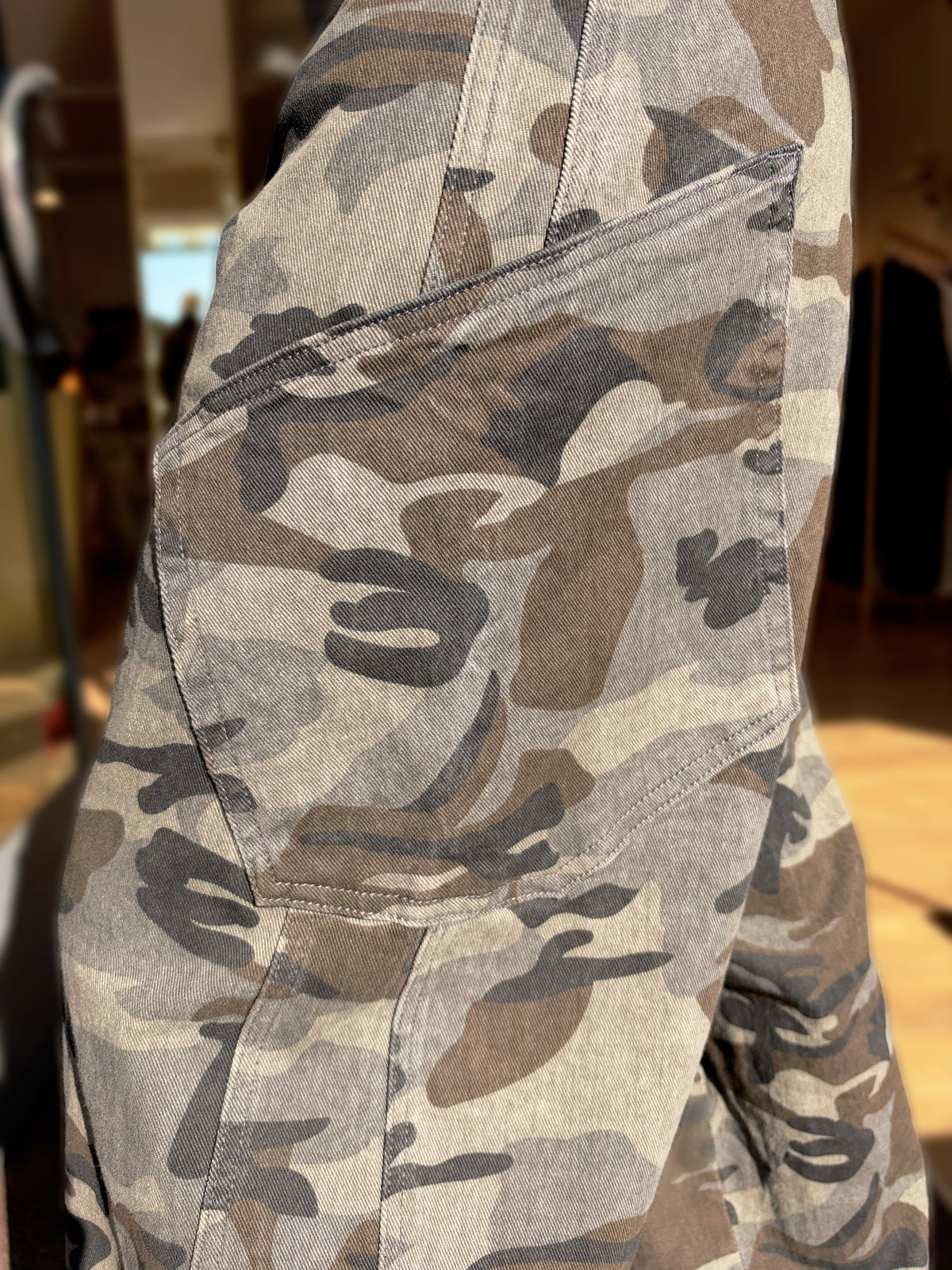 JEANS CARGO CAMOUFLAGE