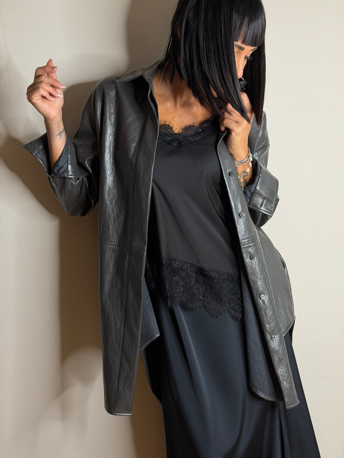 CAMICIA OVERSIZE EFFETTO PELLE