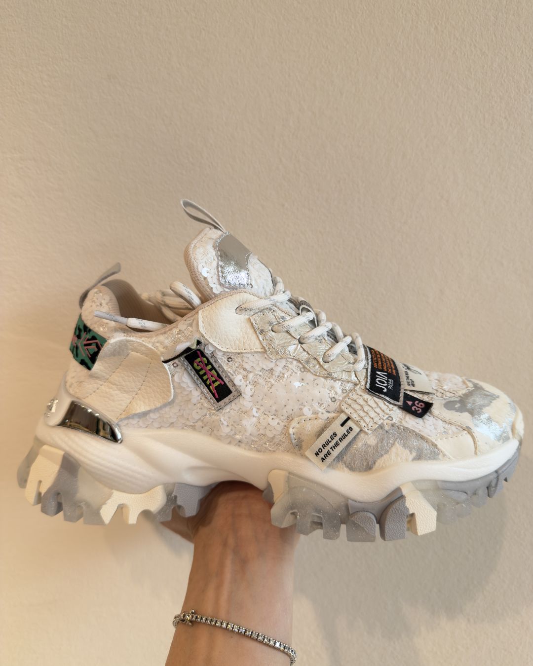 SNEAKERS WHITE SILVER